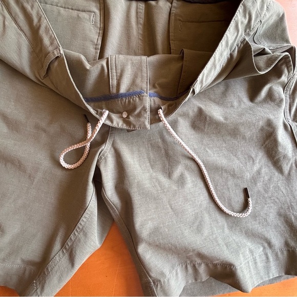 Faherty 36 All Day Sorts tan casual flat front shorts - Picture 4 of 10